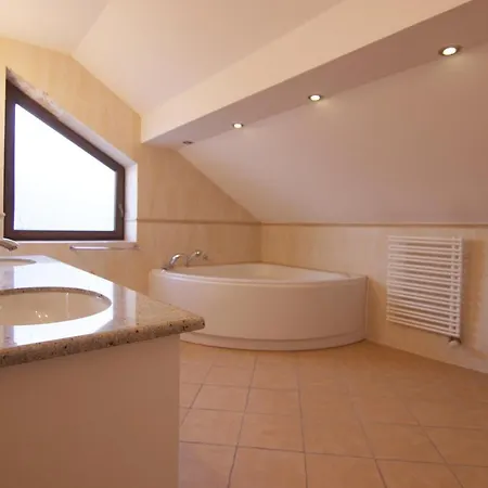 Villa Dom Przy Lini Brzegowej Jezioraka