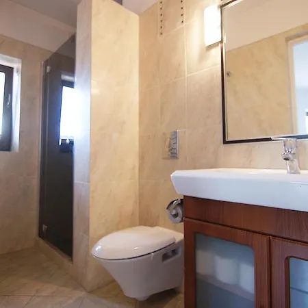 Dom Przy Lini Brzegowej Jezioraka Villa